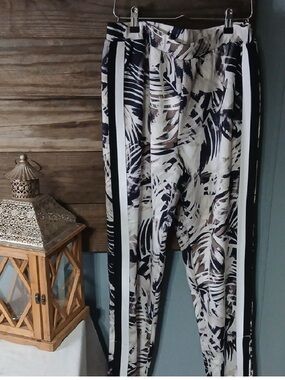 Lisa Rinna Collection Black & Cream Printed Pants